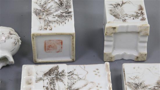 A Chinese gilt-decorated literati scholars porcelain desk set, Guangxu period, 5.5cm - 9cm